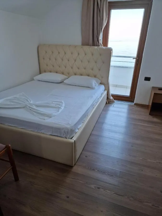 Hotel Restaurant Savoja 포그라데츠