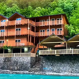 Bed and breakfast Livadhi Komani, Moll' e Shoshit